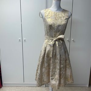 NWOT Tommy Hilfiger fit and flare dress with belt size 2